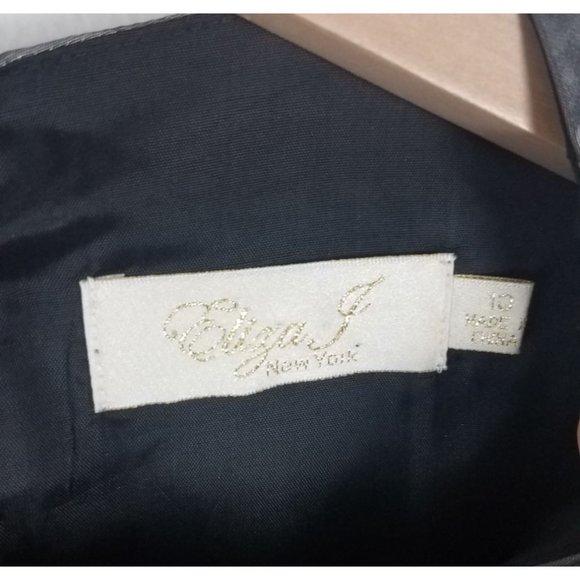 Eliza J. New York Sz. 10 Grey Metallic Sleeveless Fit & Flare Rhinestone Detail - Picture 2 of 9